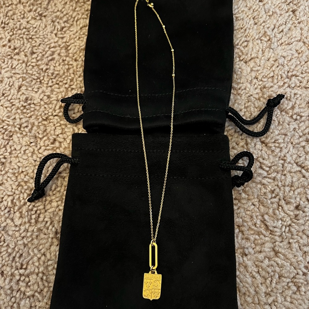 French Kande Dauphine gold necklace
